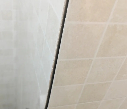 定海瓷砖空鼓维修公司分享阳台瓷砖脱落的修复过程可以分为以下几个步骤